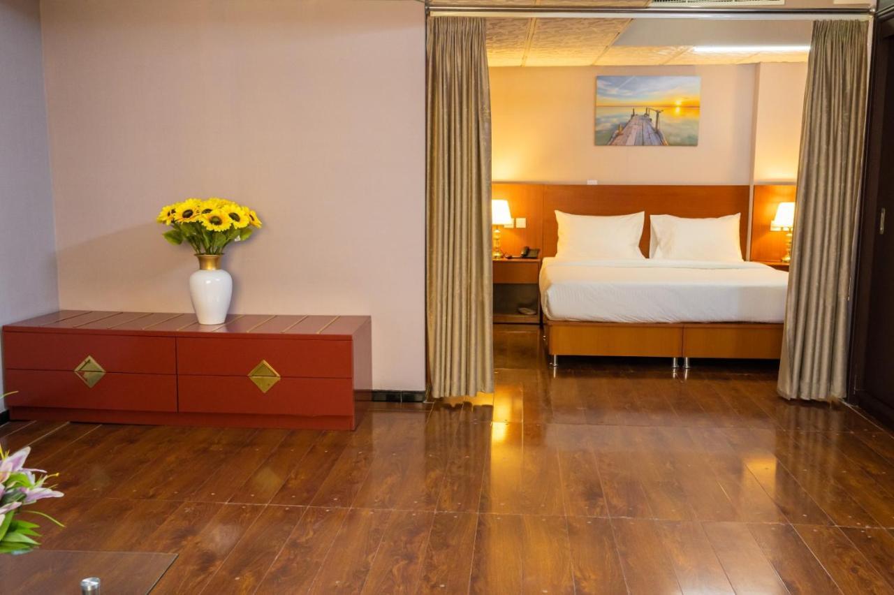 Three 888 Hotel Dubai Luaran gambar