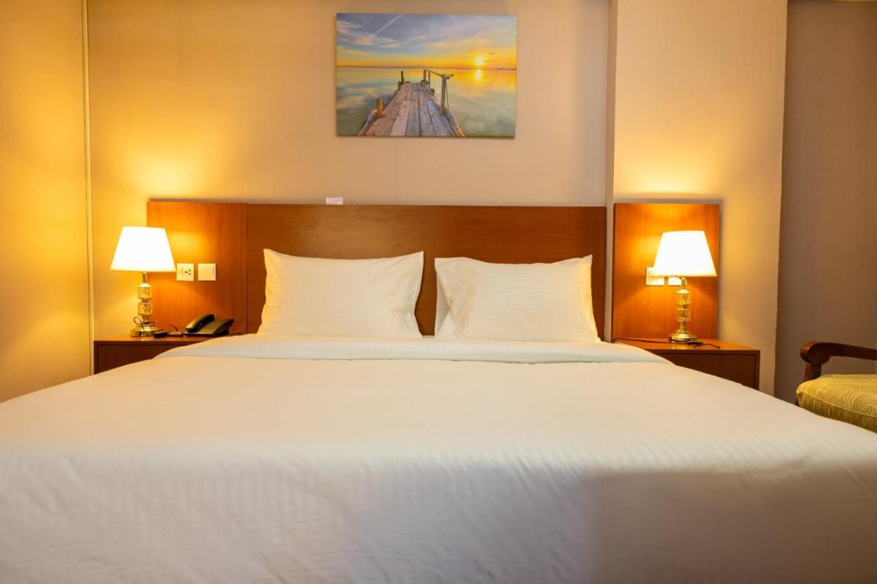 Three 888 Hotel Dubai Luaran gambar