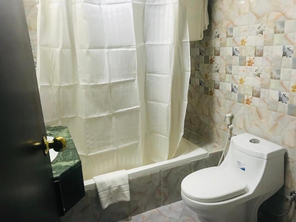Three 888 Hotel Dubai Luaran gambar