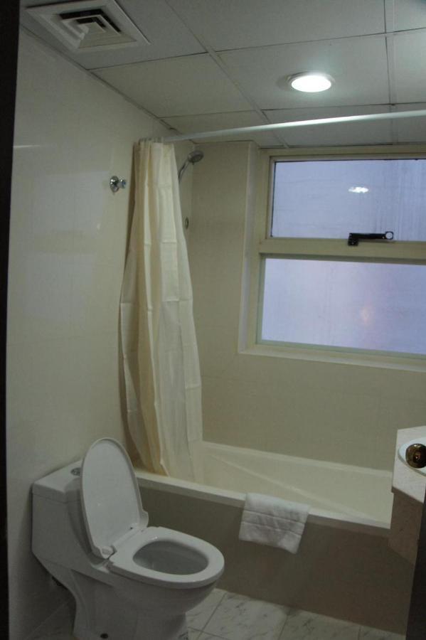 Three 888 Hotel Dubai Luaran gambar