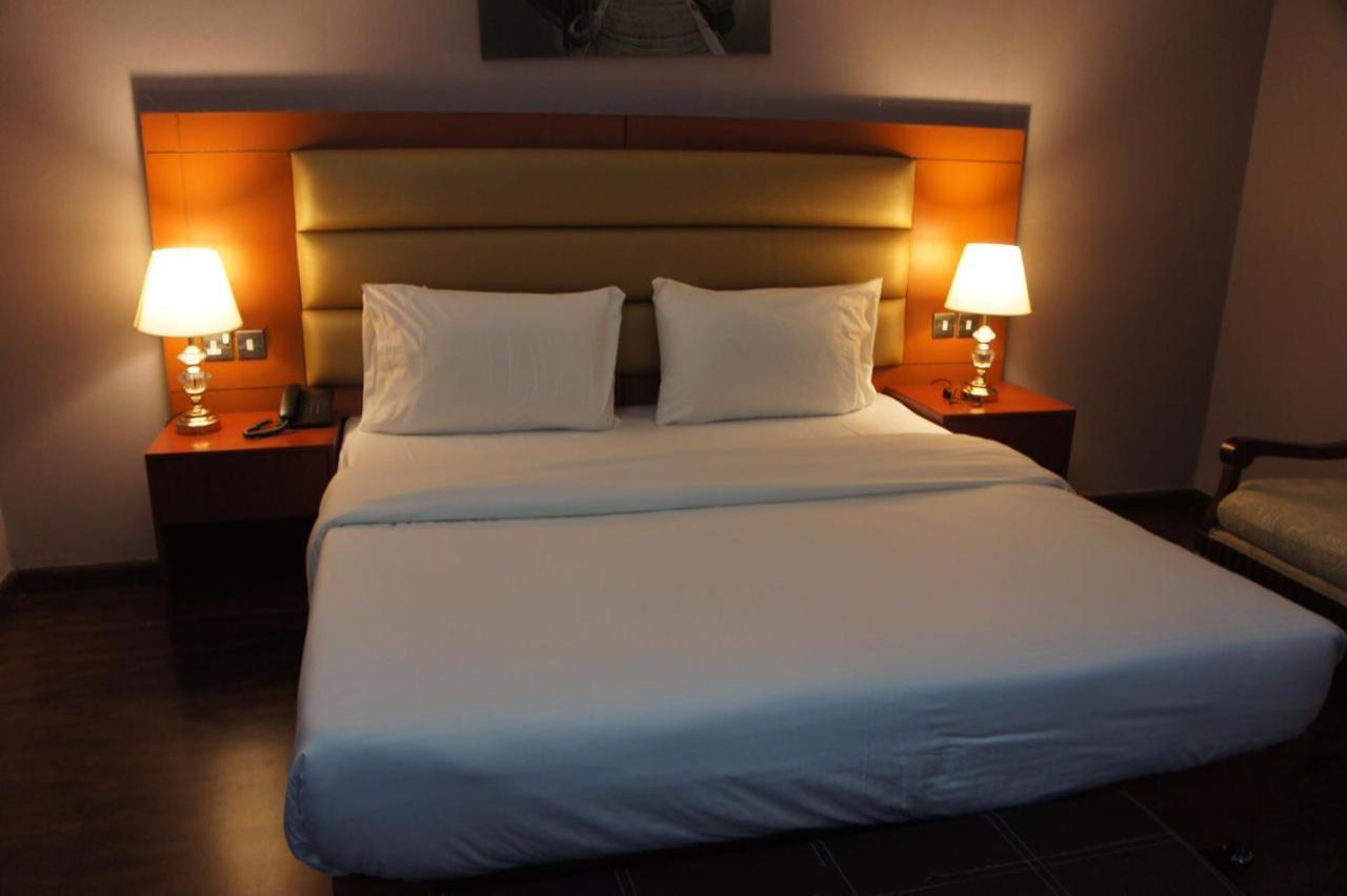Three 888 Hotel Dubai Luaran gambar