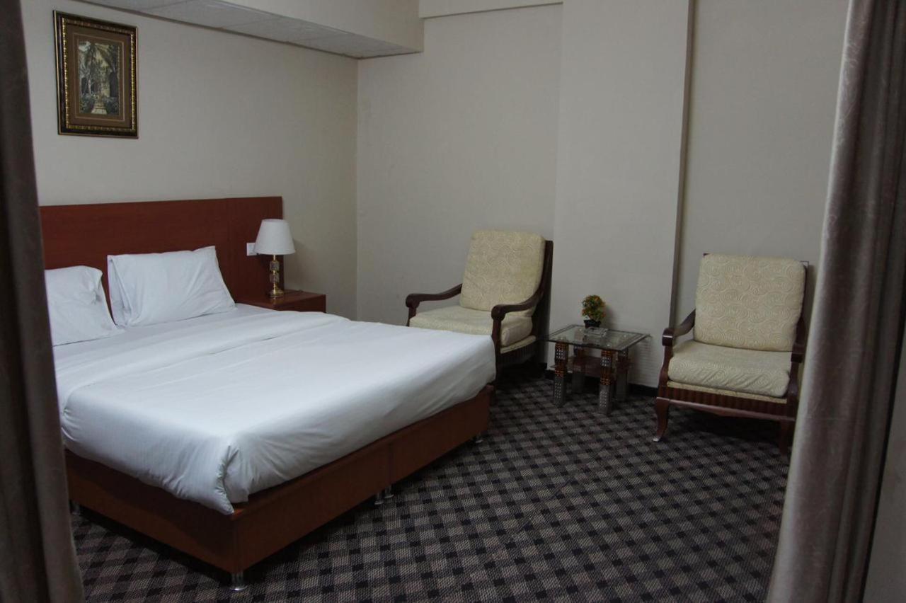 Three 888 Hotel Dubai Luaran gambar