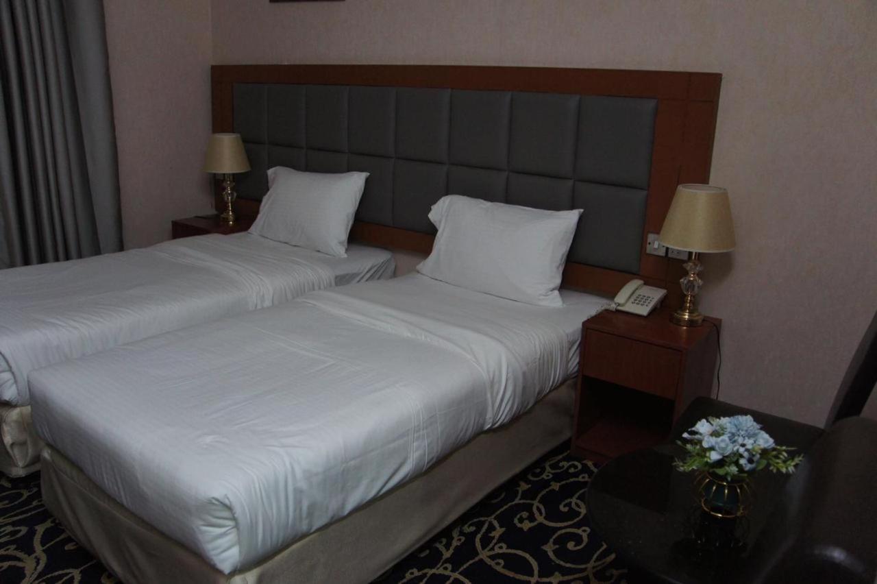 Three 888 Hotel Dubai Luaran gambar
